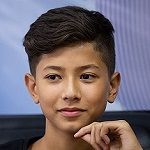 علیرضا اکبری