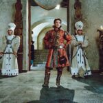 دانلود فیلم بر فراز جاده های جادویی 2021