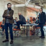 دانلود فیلم بالا نگاه نکن 2021