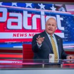 دانلود فیلم بالا نگاه نکن 2021