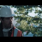 دانلود فیلم قلعه سقوط می کند 2021