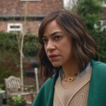 دانلود سریال نزدیک بمان