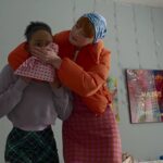 دانلود سریال نزدیک بمان