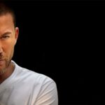 دانلود فیلم دو بار پلک بزنید 2024