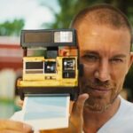 دانلود فیلم دو بار پلک بزنید 2024